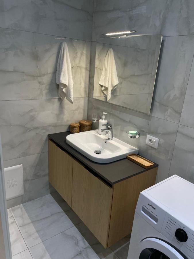 New Brilant Apartment Tirana Buitenkant foto